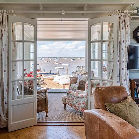 The Boathouse In Felixstowe Ferry - Stunning Waterfront Property Exterior foto
