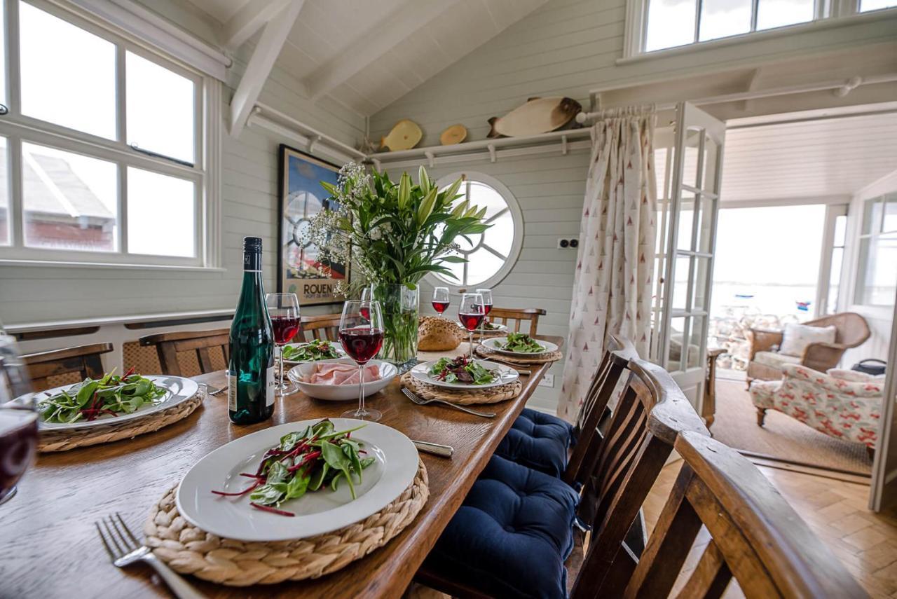 The Boathouse In Felixstowe Ferry - Stunning Waterfront Property Exterior foto